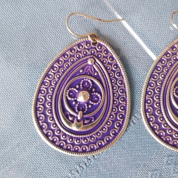 Pretty Purple Metal Earrings - Picture 2 of 4